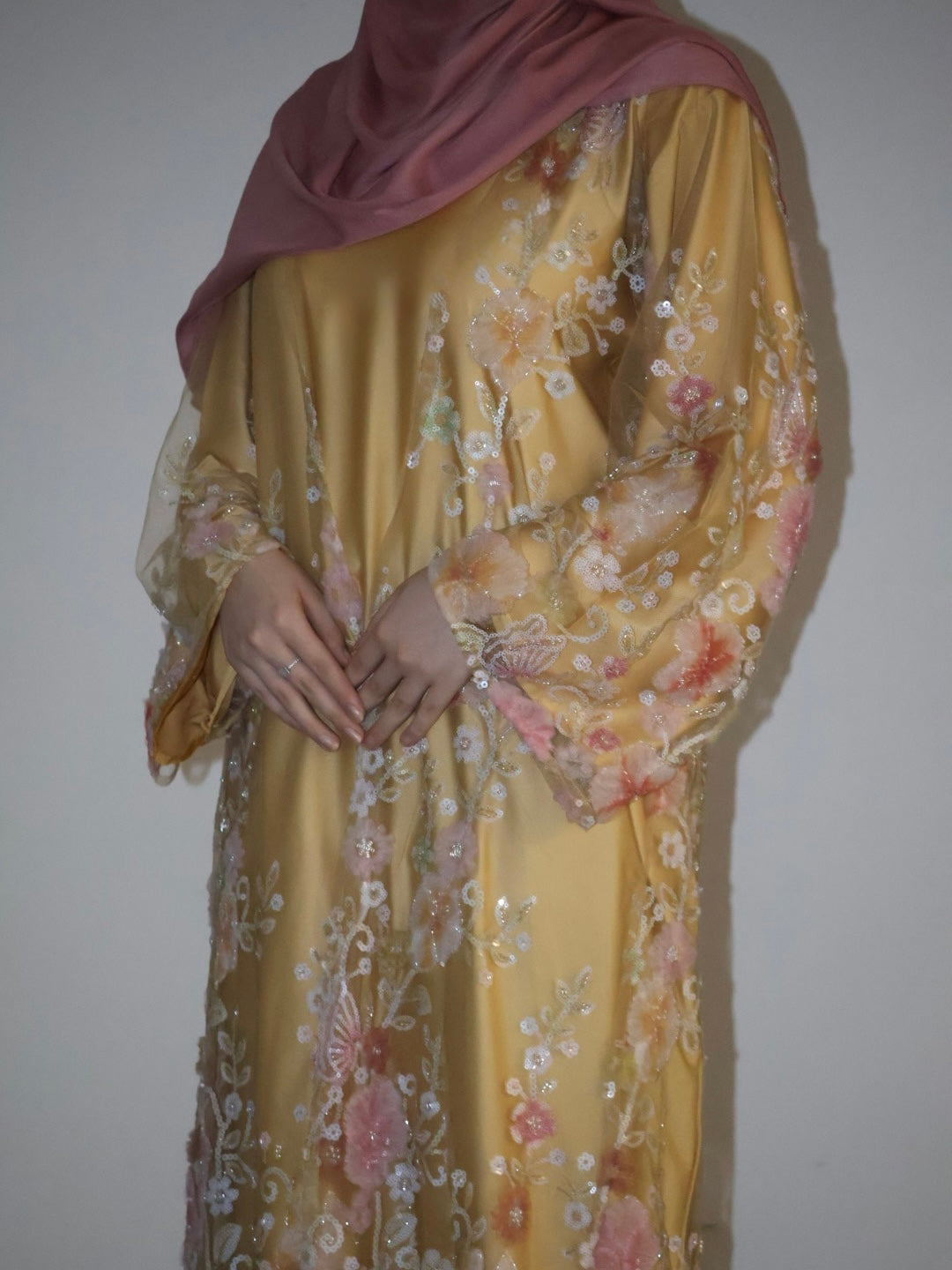 Parisa Abaya - Honey