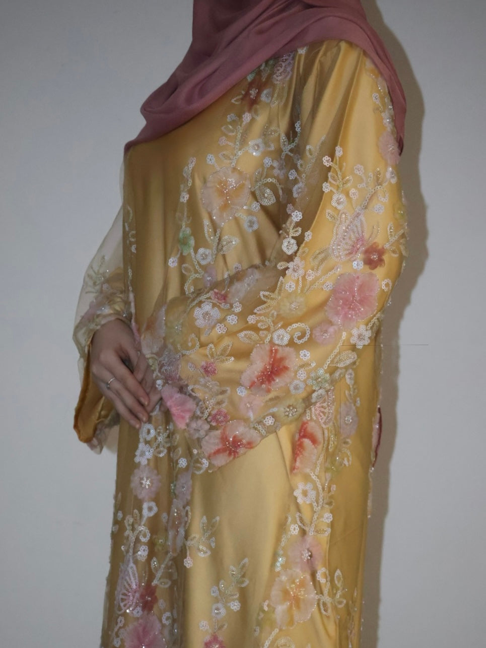 Parisa Abaya - Honey