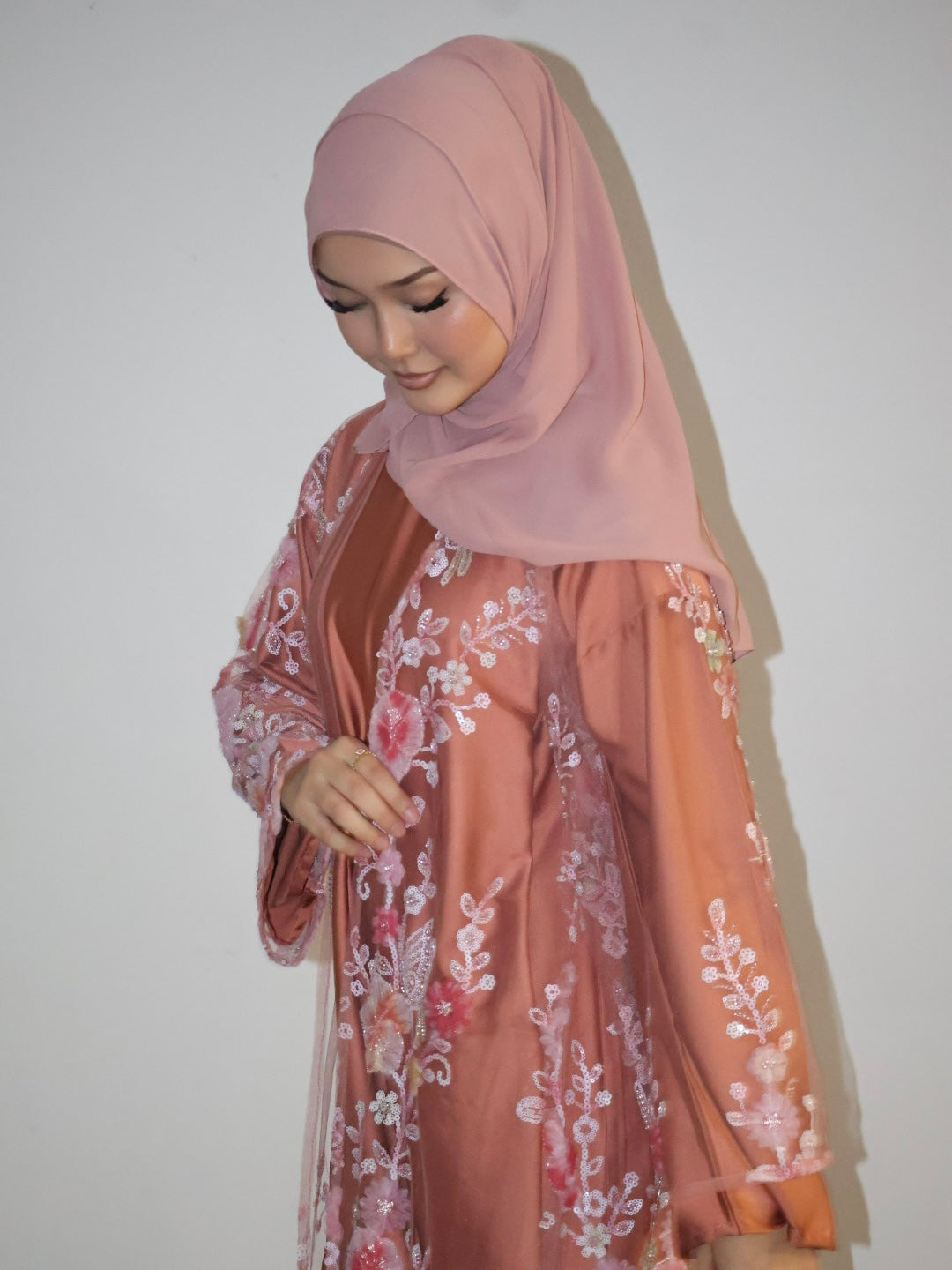 Parisa Abaya - Coral