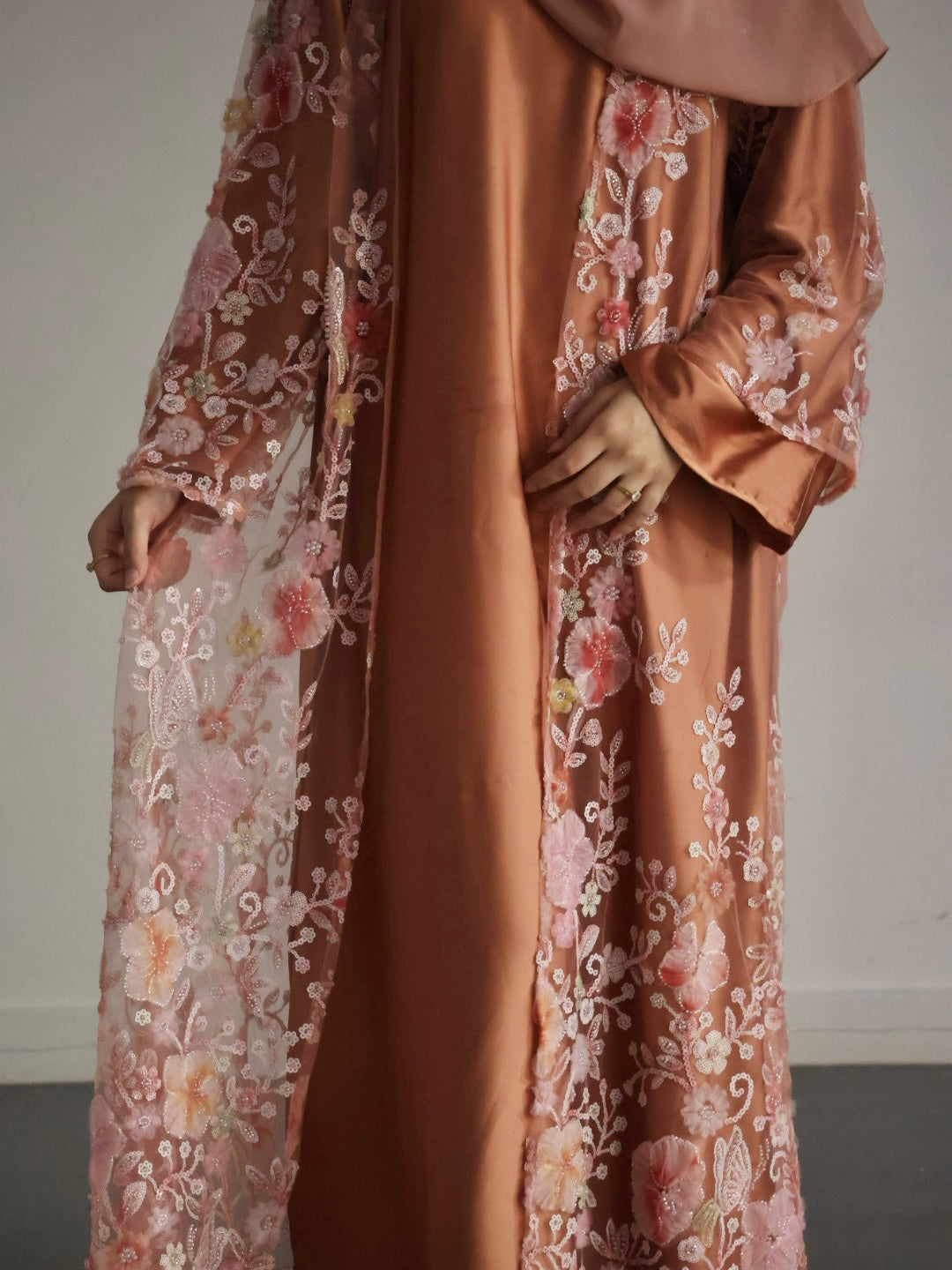 Parisa Abaya - Coral