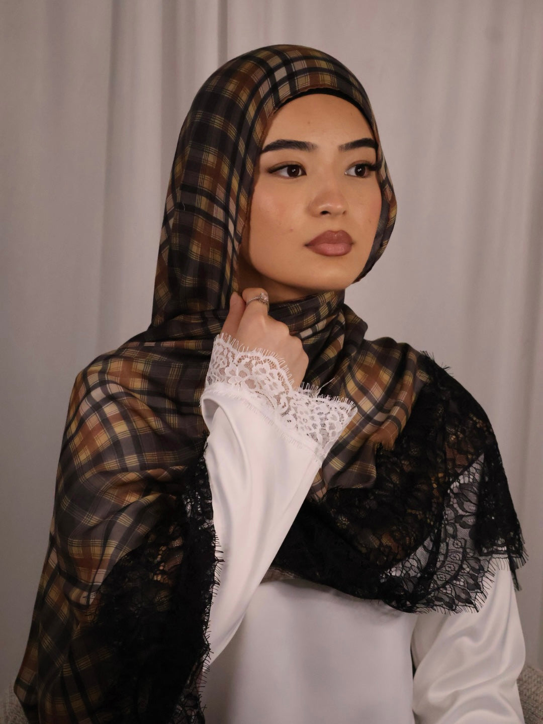 Modal Lace Hijab - Plaid
